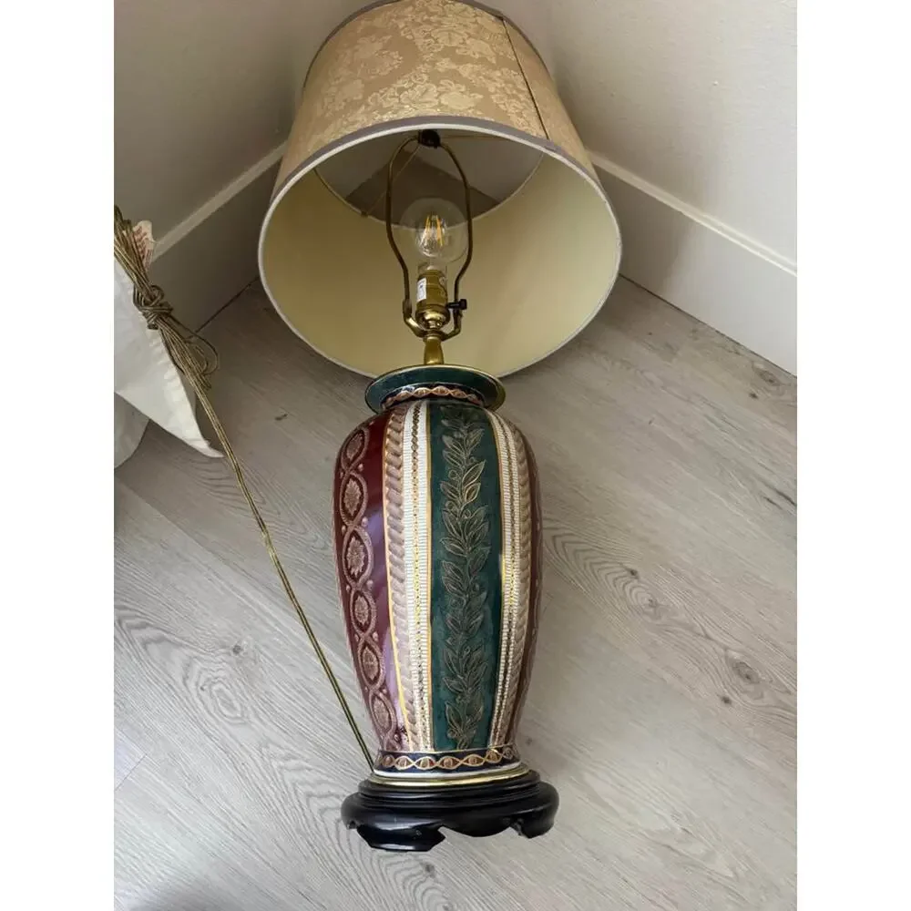 Vintage Florentine Chinoiserie Chinese-style Porcelain Table Lamp with Lampshade